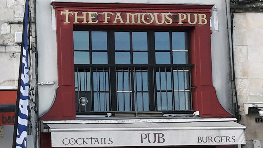 Famous Pub au vieux port à La Rochelle