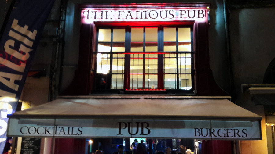 Famous pub la rochelle